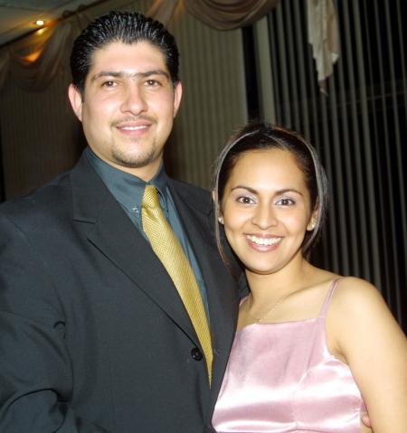 David Martínez Álvarez e Ilse de Martínez en un festejo social.