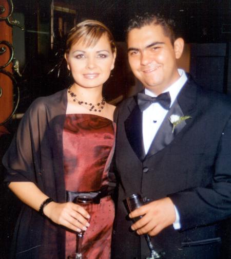  21 de noviembre  

Sofía Rodríguez Marín Juan Carlos Gómez Flores en la recepción de la pareja Meléndez-Rodríguez.