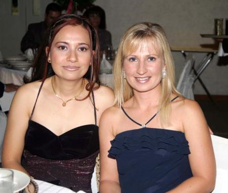 Anette Rogers y Alejandra de Romo.