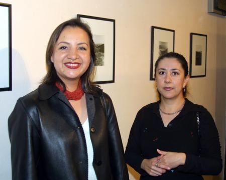 Liz de la Peña y Adriana Flores.