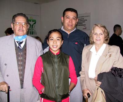 23 de noviembre  

De México, llegaron María de Los Ángeles de Lago y Luis Acosta, los recibió José y Laura Luna