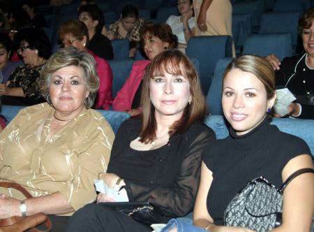 Chachis Bustos de Noriega, Adoración de Sada y Brenda de Necochea.