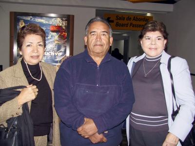  26 de noviembre  
Retornó a Tijuana, luego de visitar a sus familaires, Celia Pedrin de Lira, lo despidieron Fernando y Sara Guerrero.