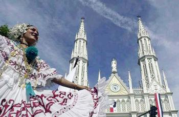 Panamá se quejaba de abandono por parte de Colombia y decidió independizarse, logrando en pocos días el reconocimiento de Estados Unidos, que de paso concertó de inmediato un tratado que lo facultó para construir el canal y garantizar la soberanía panameña.