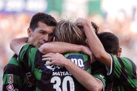 Querétaro se había puesto al frente en el marcador con el tanto de Carlos Ochoa al minuto 21 a través de un tiro penal, pero Santos Laguna empató por medio de Héctor Altamirano al 42, y el argentino Matías Vuoso dio la victoria al 89.