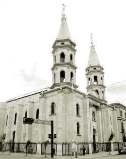 La fundación de la Parroquia de Nuestra Señora de Guadalupe, localizada en esquina de avenida Juárez y calle Ramos Arizpe data de principios de los años 20’s. En 1893, la parroquia era una humilde capilla levantada en un solar que regaló don Andrés Eppen, para que en él se erigiera un recinto religioso. 
El once de abril de 1894, el señor Obispo de Saltillo, don Santiago Garza Zambrano, comprendió que la recién erigida Villa de Torreón necesitaba urgentemente un párroco con residencia fija y fue nombrado como tal el R.P. Prudencio Villalobos.