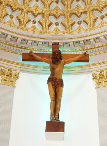 Fue a las 15:00 horas de un 19 de marzo de 1942 cuando en el foro del teatro se reunió Jorge Sandoval, de oficio canterero; el sacerdote Santiesteban y el joven sacerdote Luis Vargas para colocar la primera piedra de lo que sería la parroquia de San Juan Bautista. La roca tenía un receptáculo que sirvió para que la gente depositara aretes, anillos y cadenas de oro para recaudar dinero para su construcción.