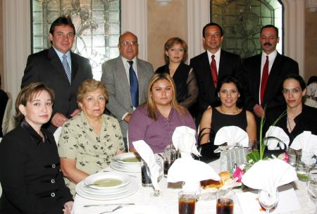 03 de diciembre 


Jesús González, Claudio Medina, Martha Medina, Carlos Aguirre y Mauricio Casas, Celina Campos, Martha de Medina, Mariana Medina, Verónica Rocha y Sandra Sabag.