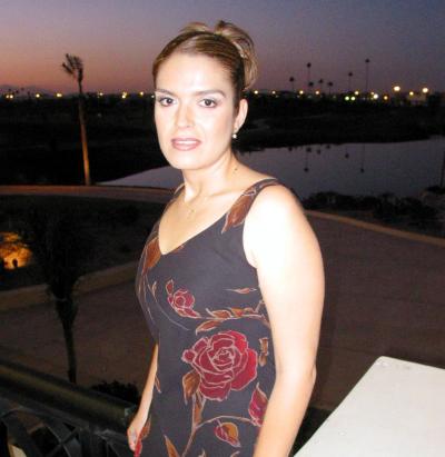 Liliana Delasse Sánchez fue despedida de su soltería por su próxima boda con Ernesto Grham.
