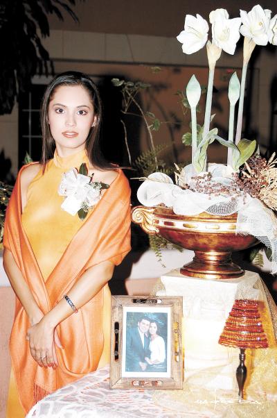 08 de diciembre 
Señorita Cecilia Robles Hernández contraerá matrimonio con el Lic. Julio Castañeda Pech.