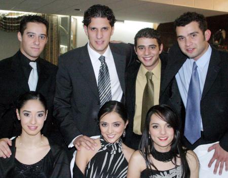 11 de diciembre 
Antonio de la Fuente, Bárbara y Sofía Gurza, Robert Nahle y Manuel Nahle, Karla W. Borunda y G.C. Domínguez.