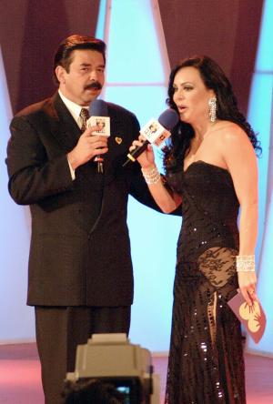 Maribel Guardia y Jorge Ortiz de Pinedo durante su participación en el Teletón.