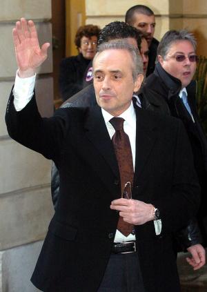 El tenor José Carreras fue otro de los invitados de honor de Pavarotti.