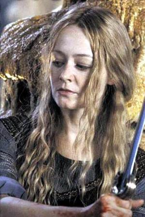 Entre otros detalles de 'El Regreso del Rey' ha desaparecido la figura del sabio del mal Saruman, que seguirá en la torre encerrado sin que el público le vuelva a ver, o gran parte del triángulo amoroso entre Eowyn, Aragorn y Faramir.