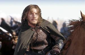 Mientras los pequeños seres buscan destruir el anillo, en el vecino reino de Gondor, Aragorn, Legolas y Gandalf se las ingenian para defender el reino.