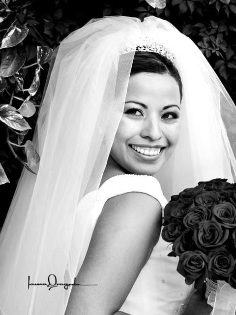 Lic. Diana Jazmín Zapata Ortiz el día de su enlace nupcial con el Lic. Ernesto Lesprón Frausto
Estudio Laura Grageda.