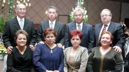 Sergio y Elba Ferriño, Juan e Imelda Borjón, Víctor y Elvira Arredondo, Fernando y Rita González, en pasado acontecimiento social.