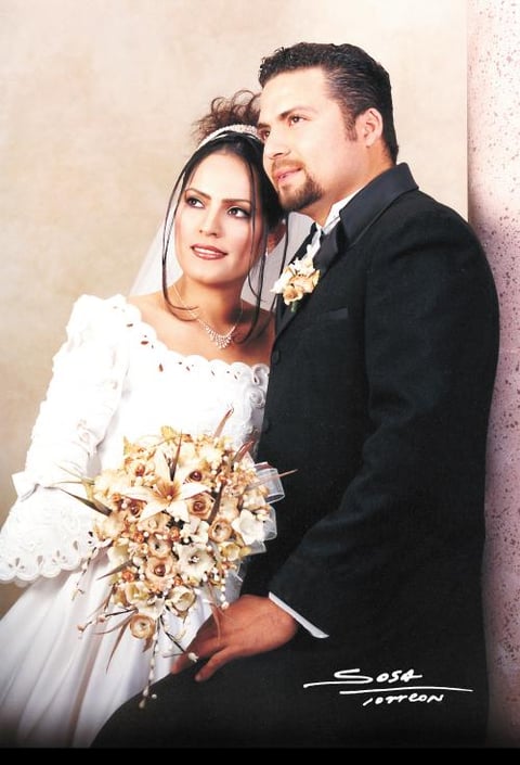 Ing. Alejandro García Navarro y Lic. María Soledad Solórzano Guzmán recibieron la bendición nupcial en la Catedral de Nuestra Señora de la Virgen del Carmen el 18 de diciembre de 2003.

Studio Sosa