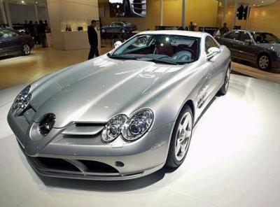 El nuevo auto de  Mercedes-Benz SLR McLaren 2004.