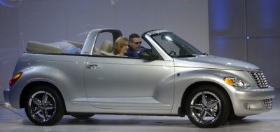 Chrysler también presentó el Cruiser Convertible 2005.