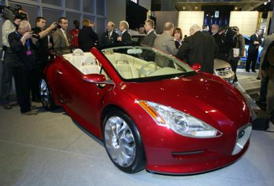 El hermano del Kia Spectra,  el Kia KCV III, fue introducido en el Auto Show de Detroit.
