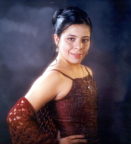 Srita. Marcela Pérez Domínguez cumplió quince años de vida en días pasados y lo celebró con un festejo acompañada de sus padres, amigos y demás familiares