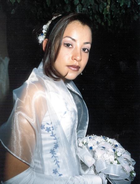 Srita. Nidia América Gómez Sánchez celebró su décimo quinto aniversario de vida el 31 de diciembre de 2003.