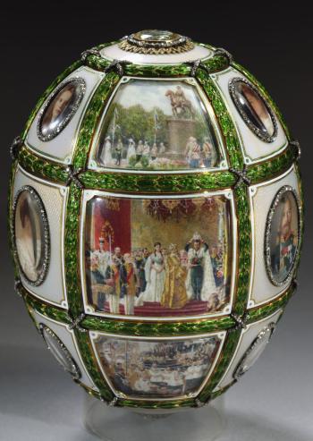 La colección pertenece a la familia del fallecido millonario Malcolm Forbes, editor y dueño de la revista Forbes, y está considerada como la mayor que existe de este tipo en manos privadas, según Sotheby's.
 Imagen: El huevo imperial de Pascua 