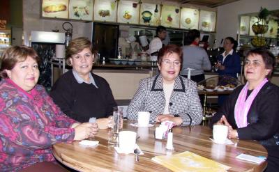 Laura de Rodríguez, Luzma de Sarmiento, Genoveva de Delgadillo y Rosario L. de Rodríguez.