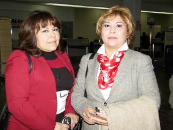 Irma Yolanda Pérez y Mary García de Ávila se trasladaron  a la ciudad de México para asistir a un curso de Reformas.