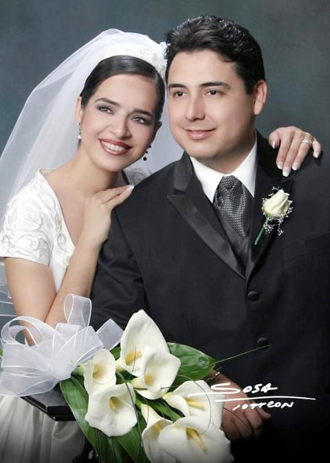 Sr. Luis Mario Rodríguez Cárdenas y Srita. Jessica Benítez Zambrano contrajeron matrimonio religioso en la iglesia de La Inmaculada el 15 de noviembre de 2003.

Studio Sosa
