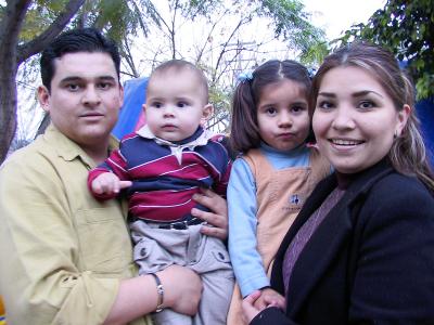  20 de enero  

El pequeño Gustavo Romo Espinoza el día que festejó su primer aniversario de vida acompañado de sus papás Gustavo Romo y Mayela Espinoza de Romo y su hermanita Mariana