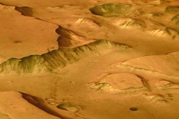 Además de la HRSC, el satélite europeo cuenta con equipos -OMEGA y MARSIS- capaces de elaborar un mapa tridimensional del relieve de Marte y realizar investigaciones subterráneas gracias a un radar que lee señales hasta cuatro kilómetros de profundidad. Puede incluso que revele la existencia de lagos subterráneos de hielo o agua.
