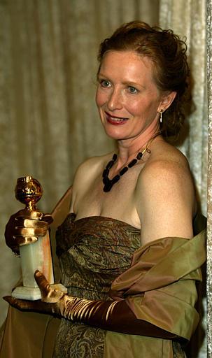 Frances Conroy obtuvo el Globo de Oro por la Mejor Actriz en Serie Dramática por Six Feet Under.