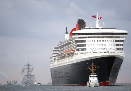 El pasado noviembre quince personas que visitaban el Queen Mary 2 en esos astilleros murieron al desplomarse una pasarela de acceso al barco.