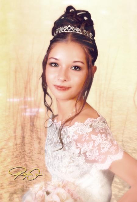 Srita. Sandra Elizabeth García Rodríguez cumplió quince años de vida.