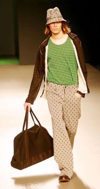 La Semana de la Moda de Barcelona (Bcn Fashion Week) reúne tres certámenes: la Pasarela Gaudí, el Salón Gaudí y Modafad, este último concebido como la plataforma para que los diseñadores noveles hagan la promoción de sus creaciones.