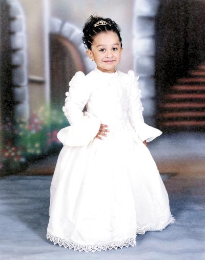 01 de febrero

Niña María Fernanda González Garibay celebró sus tres años de vida el 29 de enero de 2004; es hija de los señores Ing. Daniel González Reyes y Q.F.B. Sandra Elia Garibay de González