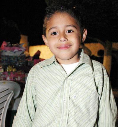 Carlos Humberto Morillón Silva captado en un convivio infantil.