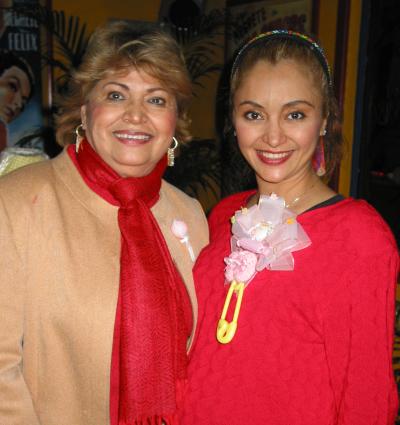 01 de febrero 
Marisela Garza acompañada de Tere Vanegas en la fiesta de canastilla que le ofrecieron en fechas pasadas, por el próximo nacimiento de su bebé.