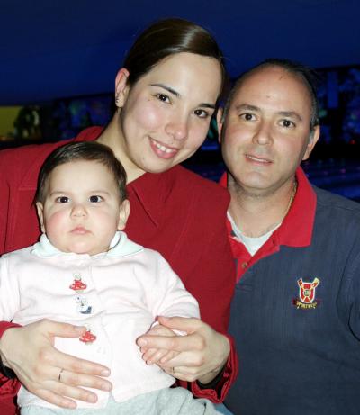 Alberto, Maytte y Paula López Cerón.