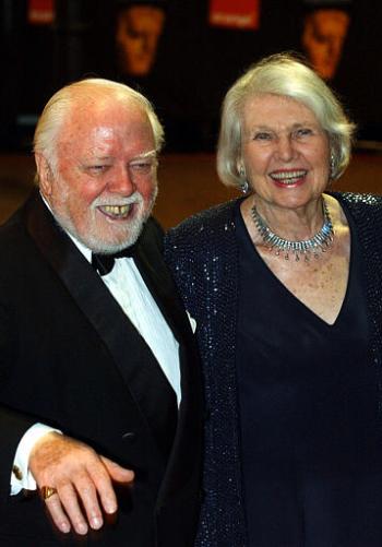 Sir Richard Attenbourgh llegó acompañado de su esposa a los premios BAFTA.