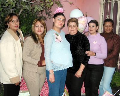 21  de febrero 
Jessica Villarreal Mota en compañía de algunas de las asistentes a su fiesta de regalos, realizada con motivo del próximo nacimiento de su bebé