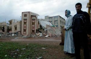 Muchos de los heridos estaban siendo atendidos en barracas del ejército, en escuelas y hogares de caridad, mientras que otros eran transportados a ciudades como la capital, Rabat, Casablanca y Meknes.