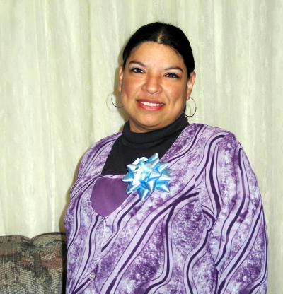 Imelda Montoya recibió sinceras felicitaciones en la fiesta de regalos que le ofrecieron.