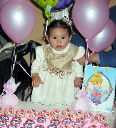 La pequeña Daniela Jiménez Perez festejó su primer cumpleaños con un convivio infantil.