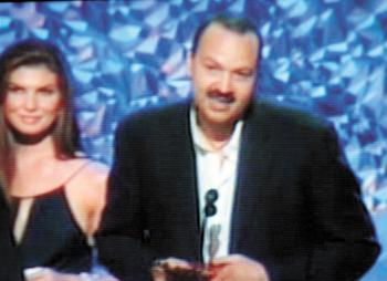 Pepe Aguilar agradeció su premio a la Mejor Interpretación Ranchera del Año.