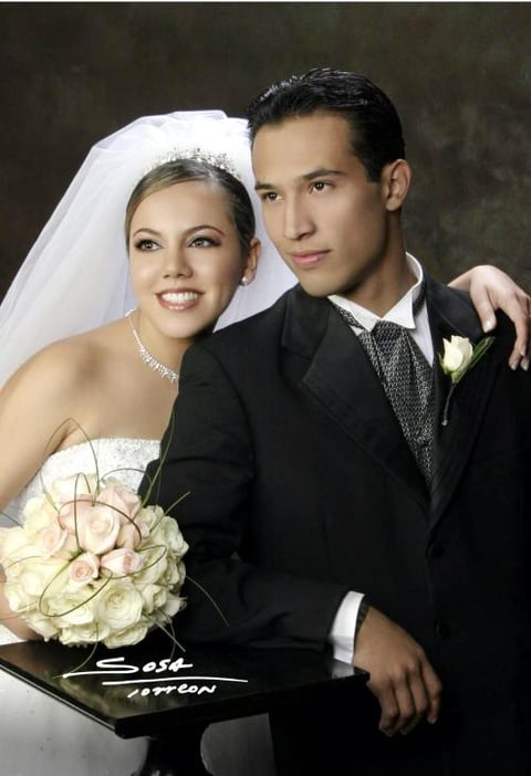 Ing. Omar Guzmán Banda y Srita. Loreley R. Ceballos Pérez Vertti contrajeron matrimonio religioso en la parroquia de San Pedro Apóstol el 26 de diciembre de 2003.

Studio Sosa