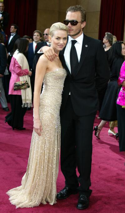 Naomi Watts llegó acompañada de su novio Heath Ledger.