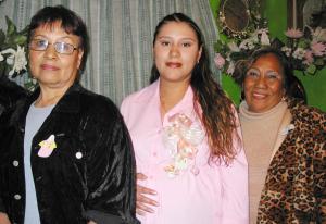 02 de marzo 
Élida Ramos de Calvillo acompañada de Jesusita Ibarra y Anita Ramírez en su fiesta de canastilla.